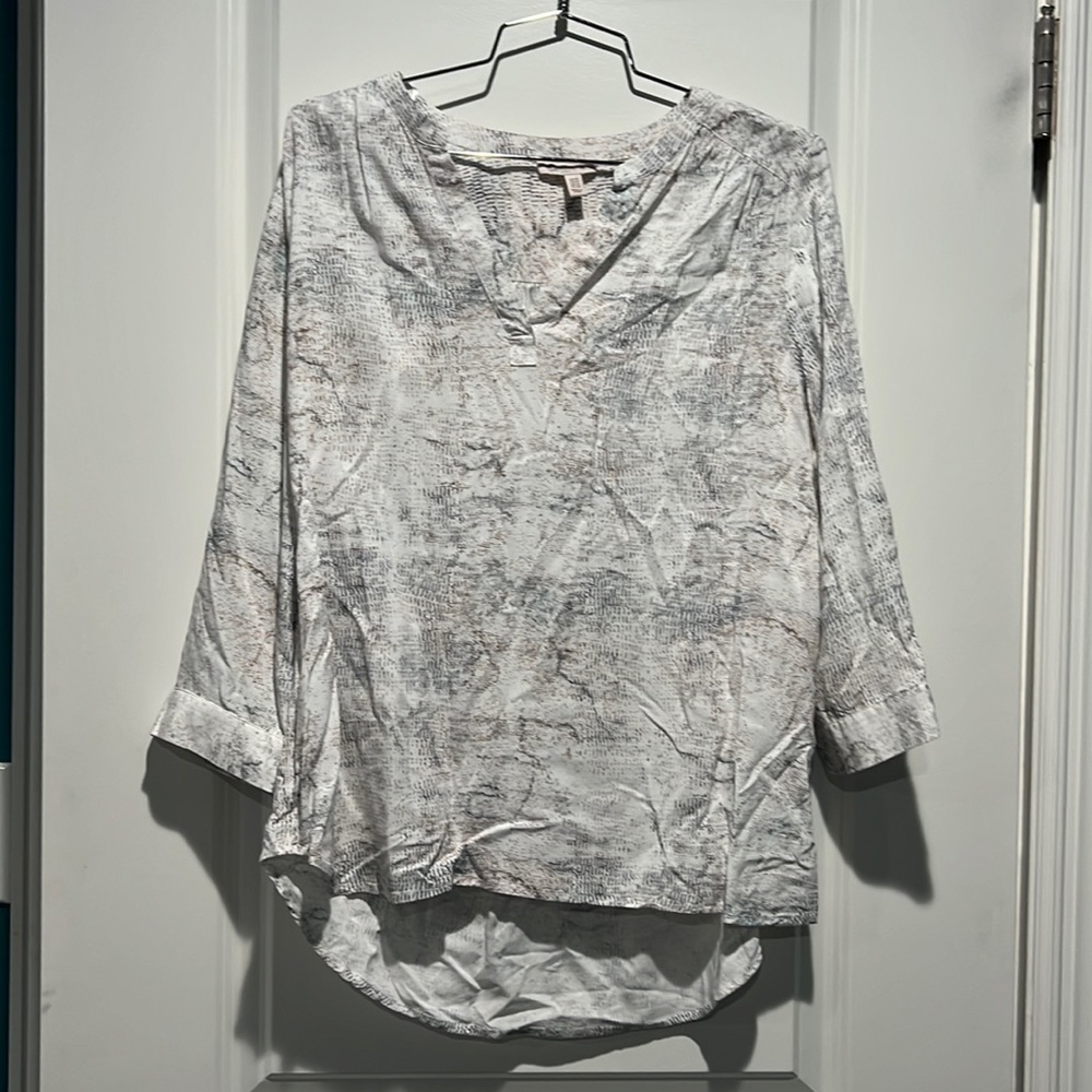 Lila Rose blouse. 3/4 sleeves. Hi-lo. Size medium.